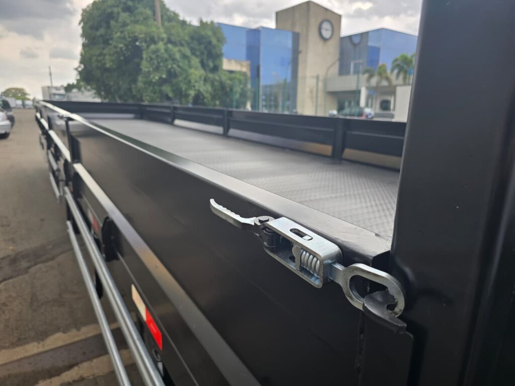 WhatsApp Image 2025-11-18 at 09.59.15