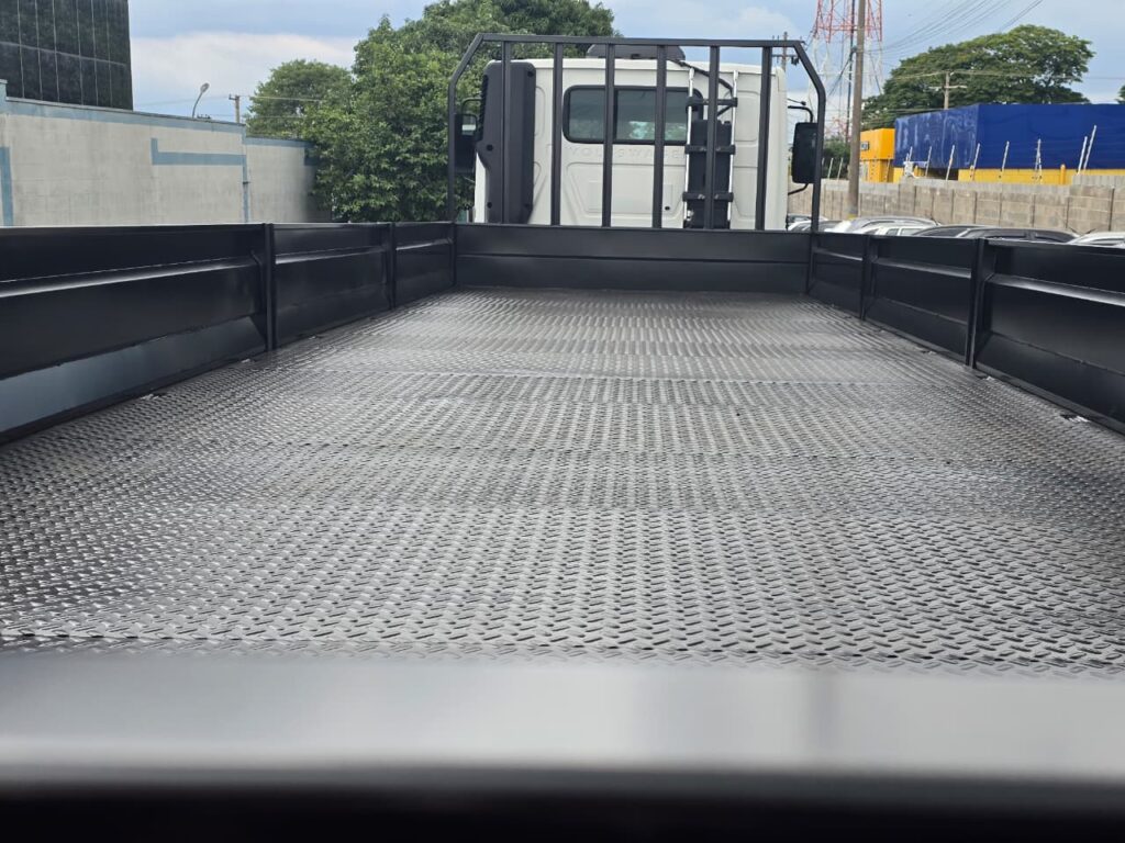 WhatsApp Image 2025-11-18 at 09.59.17